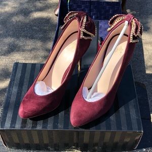 Victoria secret plum heels brand new in box